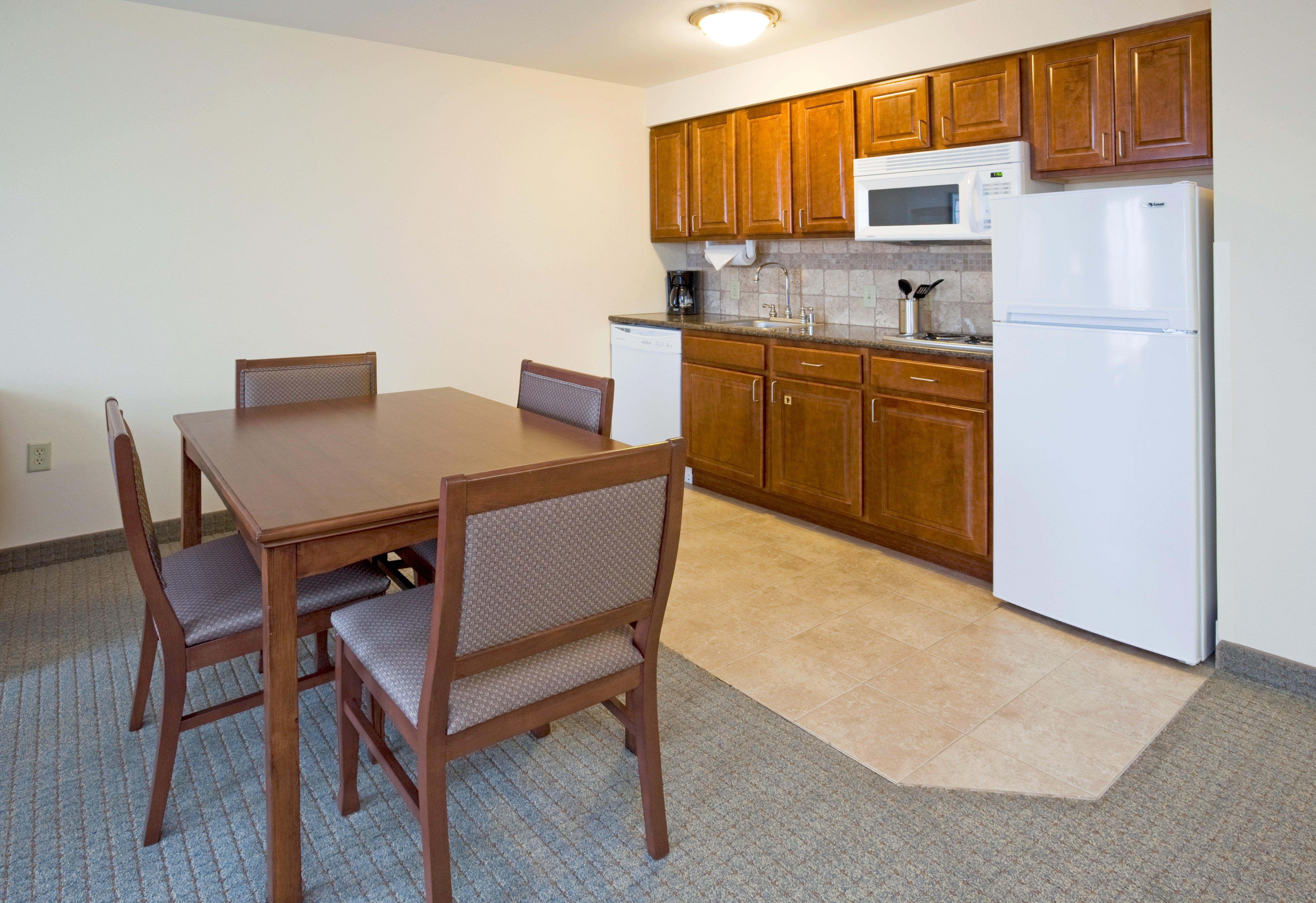 Staybridge Suites Milwaukee West-Oconomowoc By Ihg Ngoại thất bức ảnh