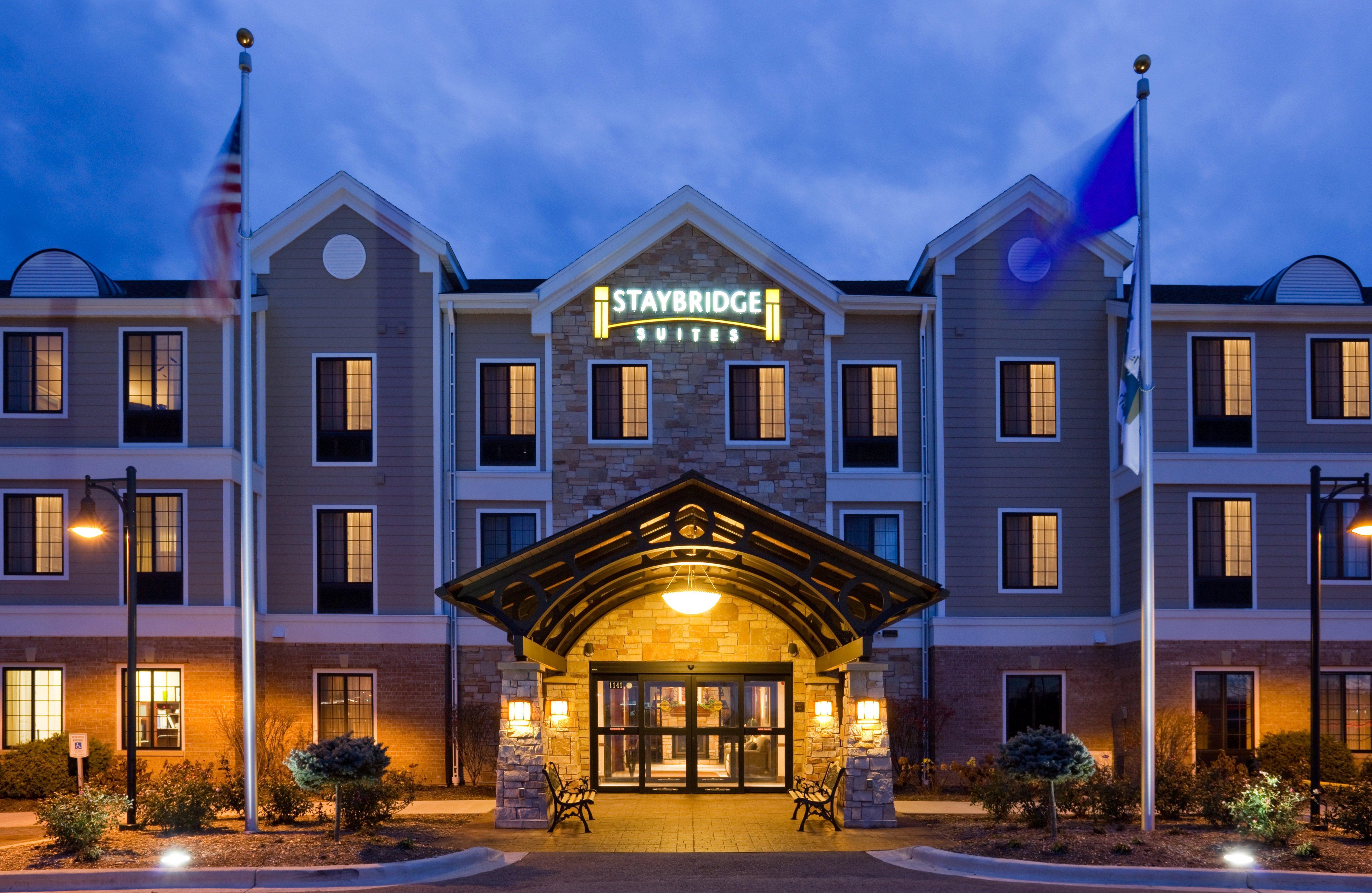 Staybridge Suites Milwaukee West-Oconomowoc By Ihg Ngoại thất bức ảnh