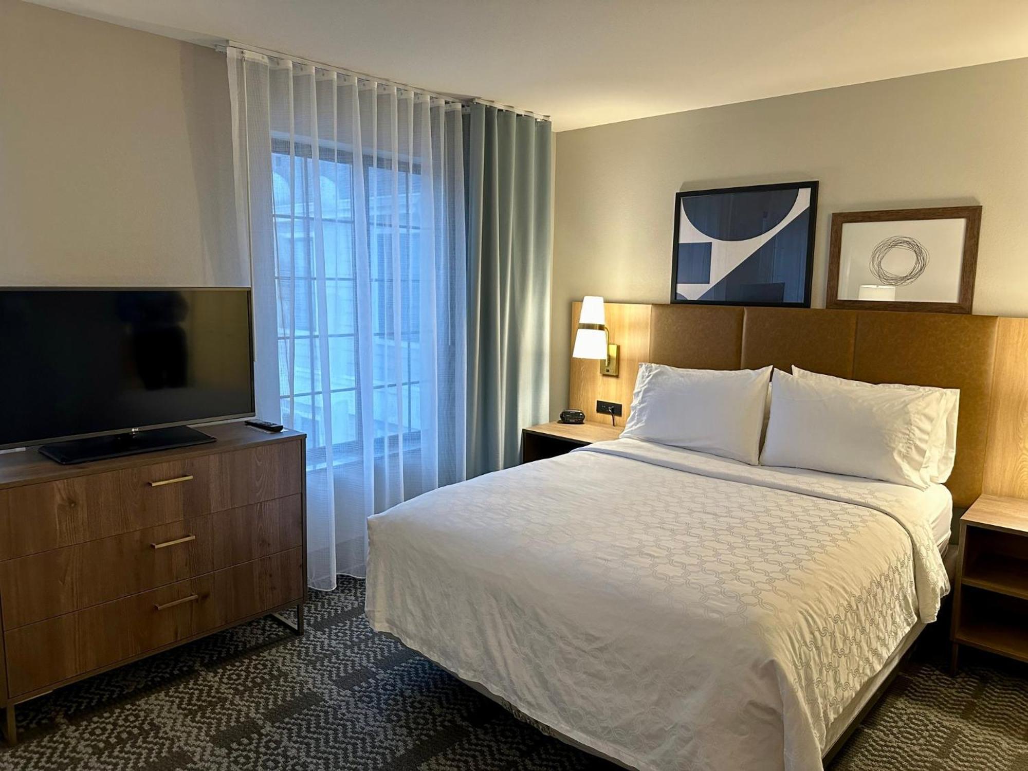 Staybridge Suites Milwaukee West-Oconomowoc By Ihg Ngoại thất bức ảnh
