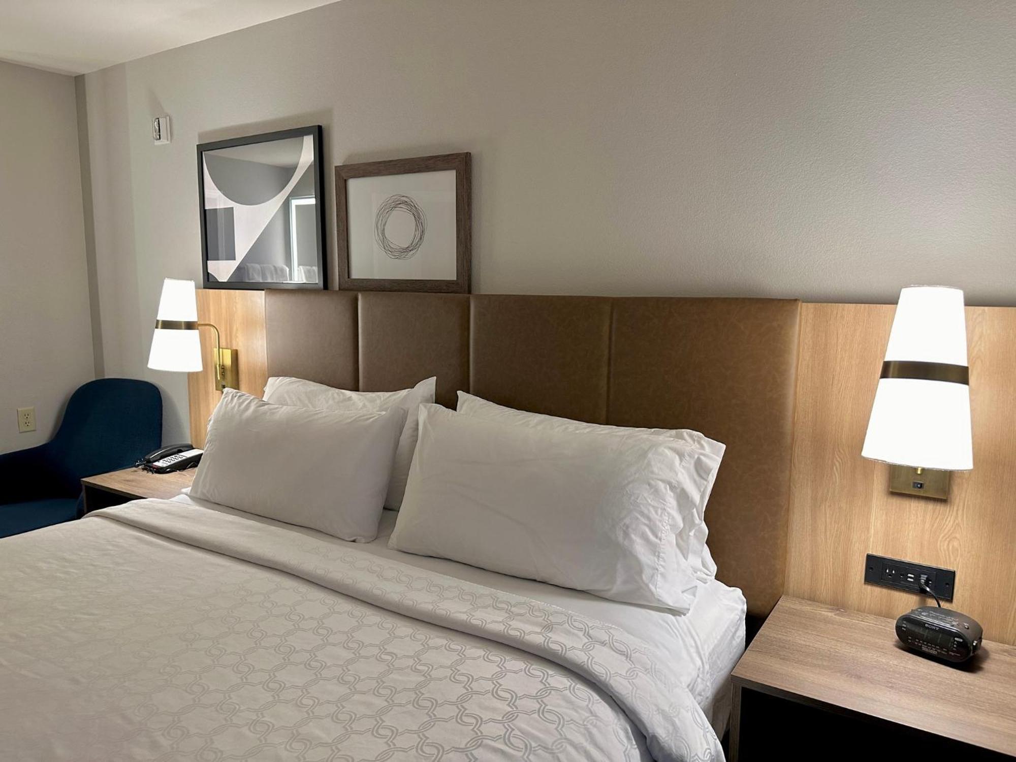 Staybridge Suites Milwaukee West-Oconomowoc By Ihg Ngoại thất bức ảnh