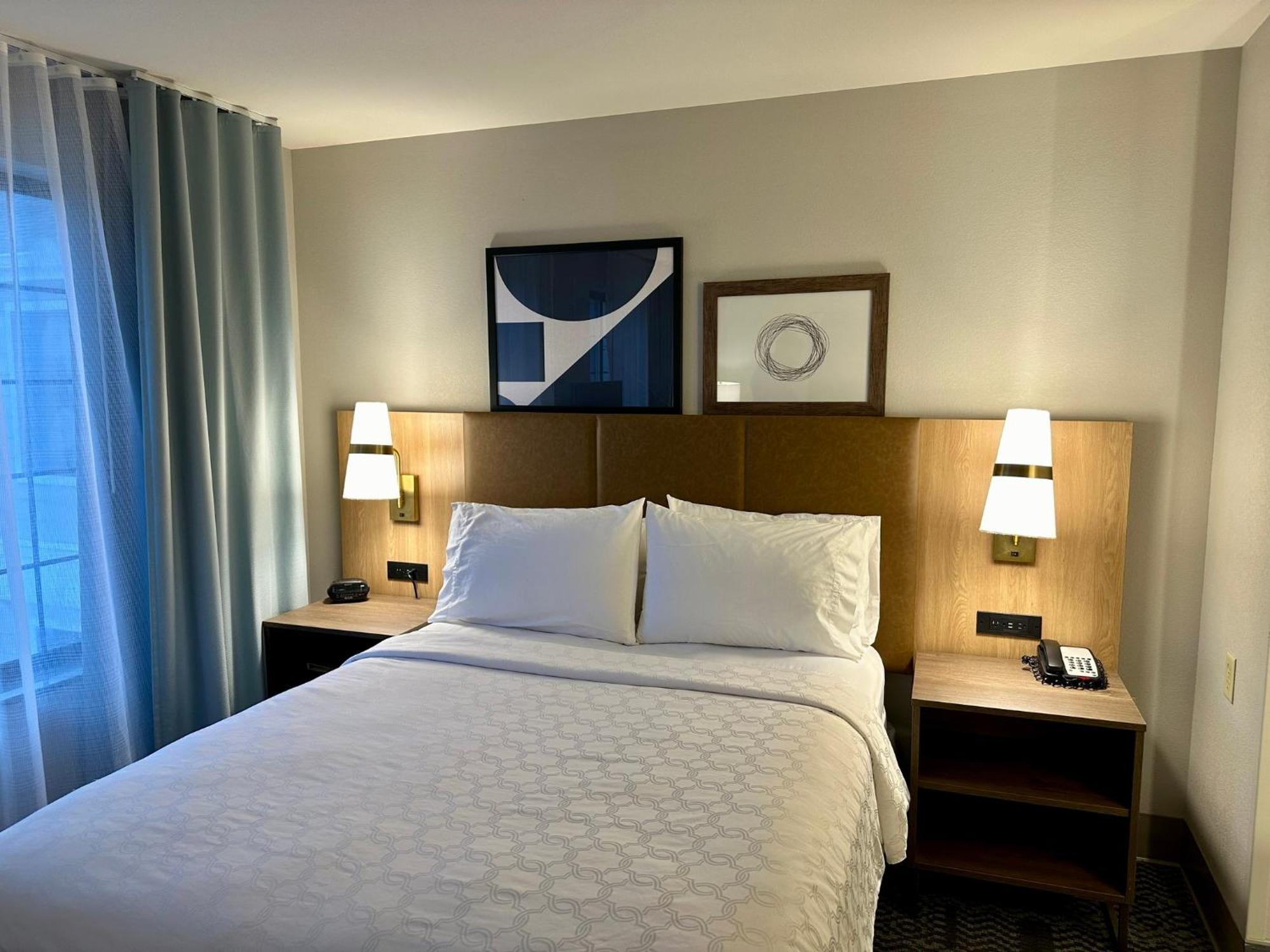 Staybridge Suites Milwaukee West-Oconomowoc By Ihg Ngoại thất bức ảnh