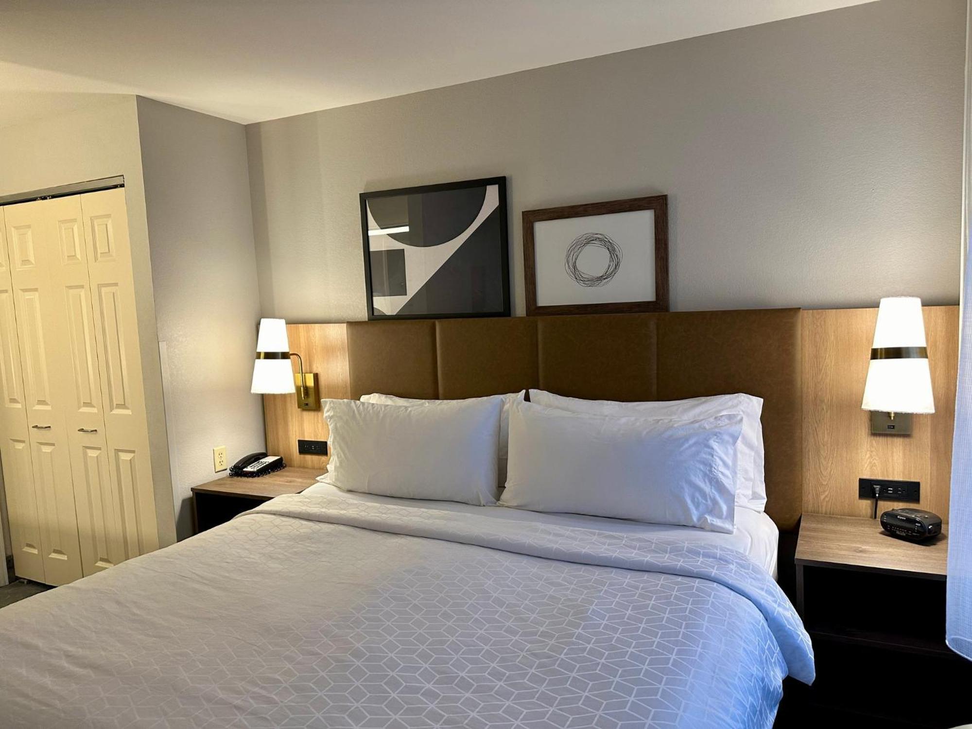 Staybridge Suites Milwaukee West-Oconomowoc By Ihg Ngoại thất bức ảnh