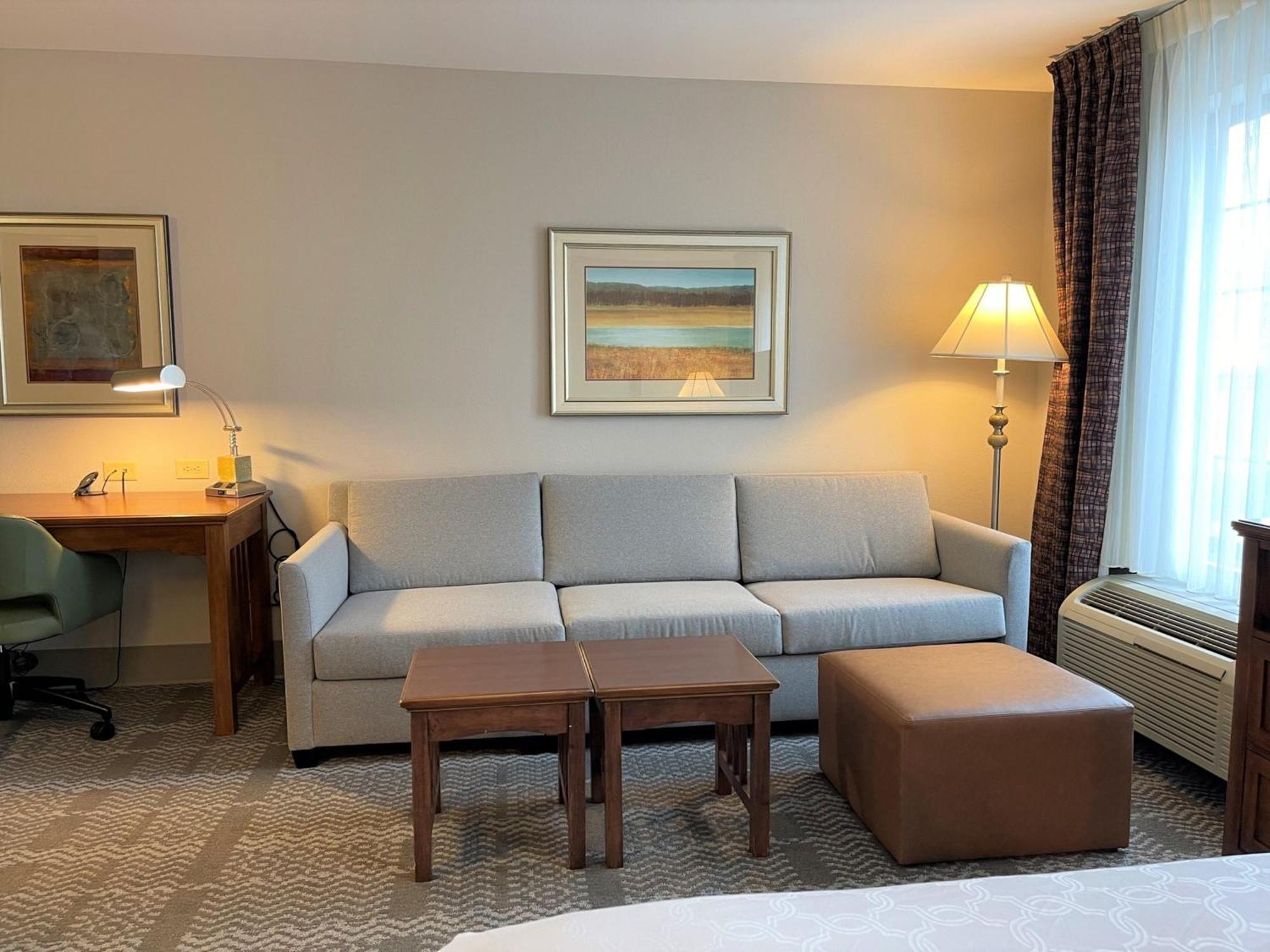 Staybridge Suites Milwaukee West-Oconomowoc By Ihg Ngoại thất bức ảnh