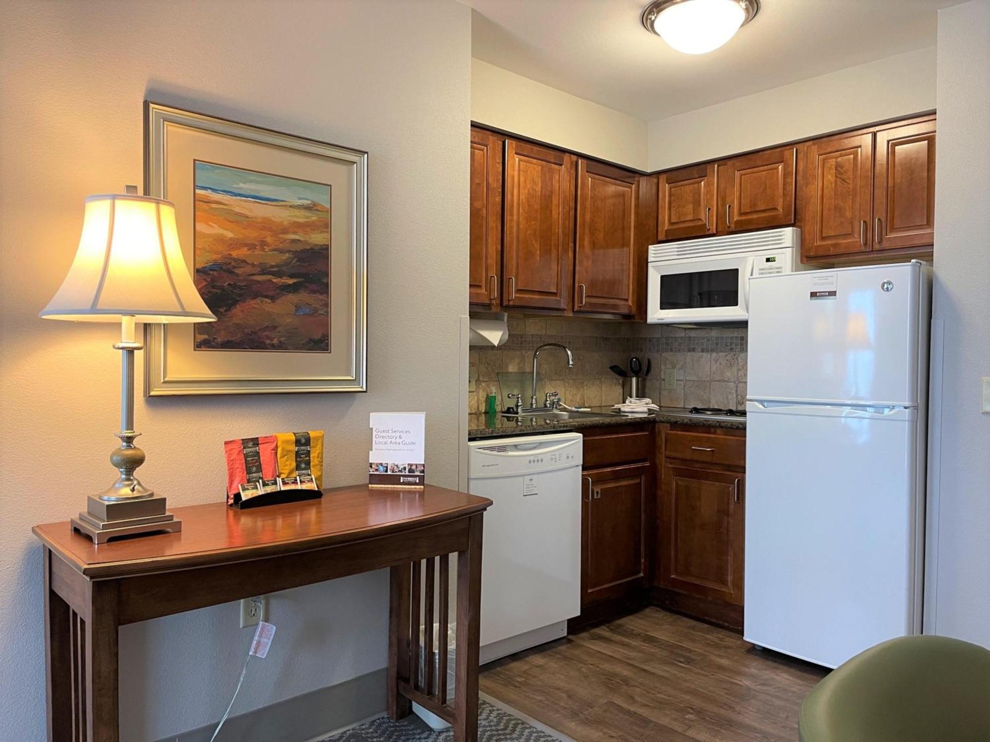 Staybridge Suites Milwaukee West-Oconomowoc By Ihg Ngoại thất bức ảnh