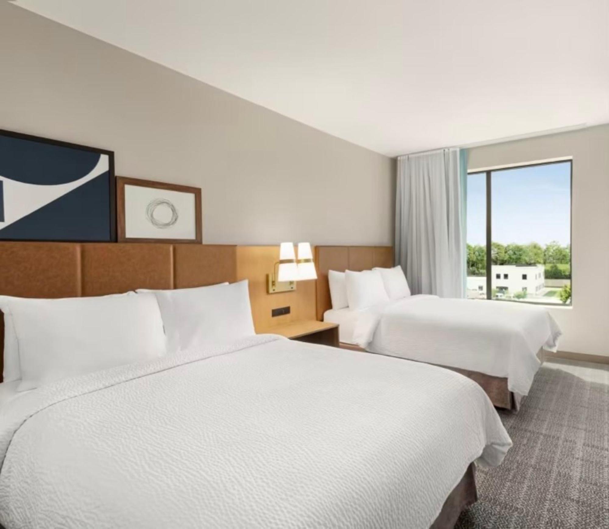 Staybridge Suites Milwaukee West-Oconomowoc By Ihg Ngoại thất bức ảnh