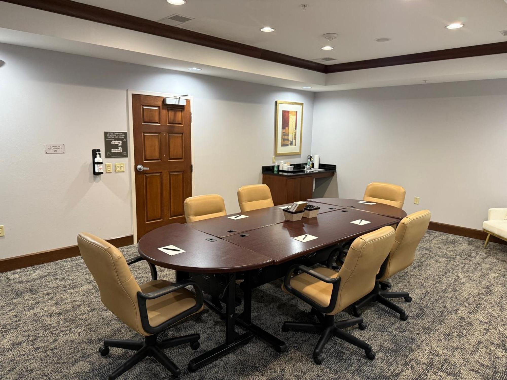Staybridge Suites Milwaukee West-Oconomowoc By Ihg Ngoại thất bức ảnh